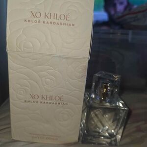 TRADE. XO Khloé Eau de Parfum - Pale Pink Box with Clear Glass Bottle